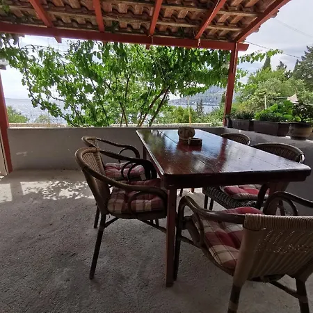Nera St - Two-bedroom With Sea View Apartmán